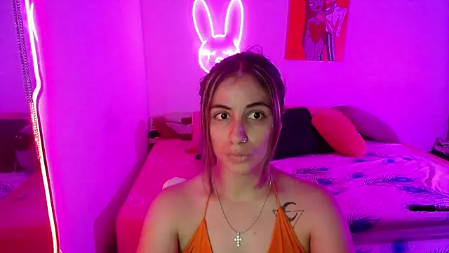 Snapshot of valentina_angel chatting on May 7, 11:43 pm valentina angel online show from May 7, 11:43 pm