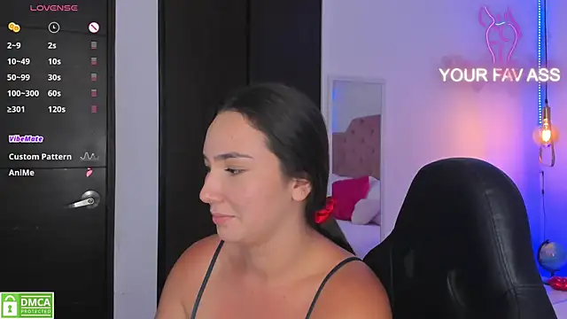 Snapshot of ava_blue chatting on January 24, 1:56 am ava blue online show from January 24, 1:56 am