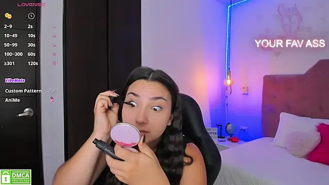 Snapshot of ava_blue chatting on January 24, 7:49 pm ava blue online show from January 24, 7:49 pm