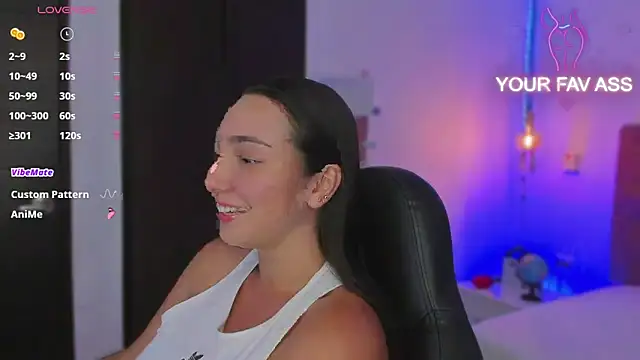 Snapshot of ava_blue chatting on February 8, 8:21 pm ava blue online show from February 8, 8:21 pm