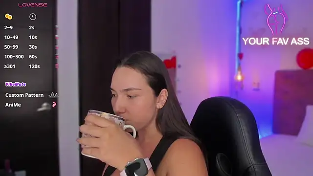 Snapshot of ava_blue chatting on February 14, 8:05 pm ava blue online show from February 14, 8:05 pm