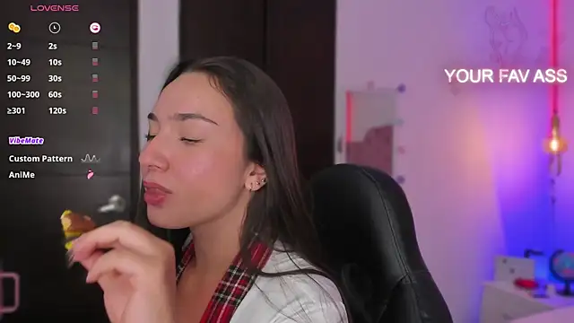 Snapshot of ava_blue chatting on February 19, 10:42 pm ava blue online show from February 19, 10:42 pm