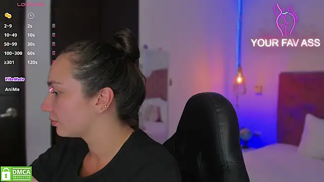 Snapshot of ava_blue chatting on March 19, 7:17 pm ava blue online show from March 19, 7:17 pm