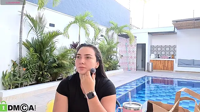 Snapshot of ava_blue chatting on October 19, 11:33 am ava blue online show from October 19, 11:33 am