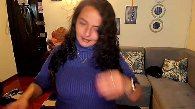 emma luxy online show from March 4, 1:12 am