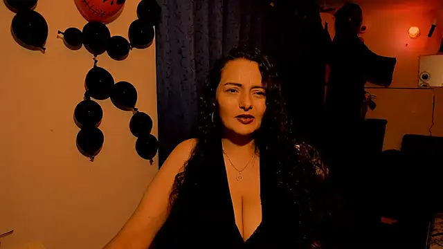 emma luxy online show from October 31, 12:33 am