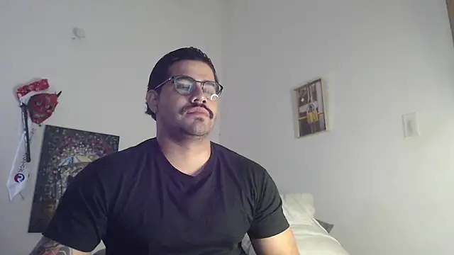 Snapshot of _Coddygold_ chatting on December 21, 12:06 pm  Coddygold  online show from December 21, 12:06 pm