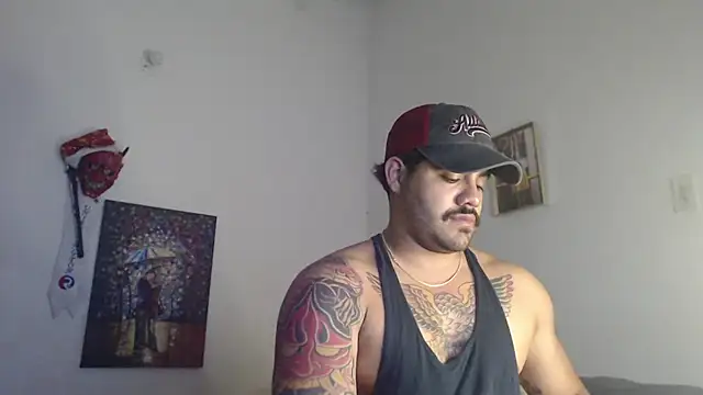 Snapshot of _Coddygold_ chatting on December 22, 11:20 pm  Coddygold  online show from December 22, 11:20 pm