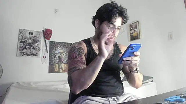 Snapshot of _Coddygold_ chatting on January 5, 2:17 am  Coddygold  online show from January 5, 2:17 am