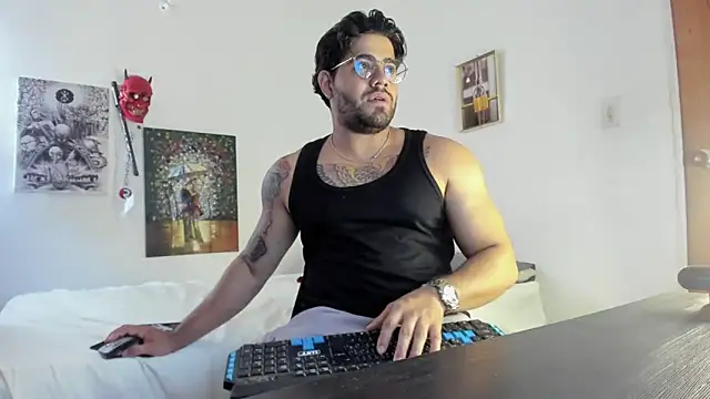 Snapshot of _Coddygold_ chatting on January 5, 2:41 pm  Coddygold  online show from January 5, 2:41 pm