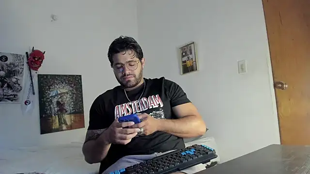 Snapshot of _Coddygold_ chatting on January 8, 11:43 am  Coddygold  online show from January 8, 11:43 am