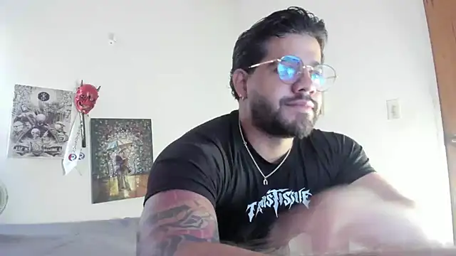 Snapshot of _Coddygold_ chatting on January 12, 12:23 pm  Coddygold  online show from January 12, 12:23 pm