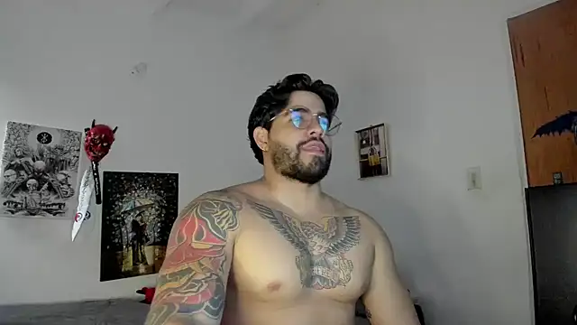 Snapshot of _Coddygold_ chatting on January 24, 10:19 pm  Coddygold  online show from January 24, 10:19 pm