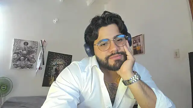 Snapshot of _Coddygold_ chatting on February 1, 2:45 pm  Coddygold  online show from February 1, 2:45 pm