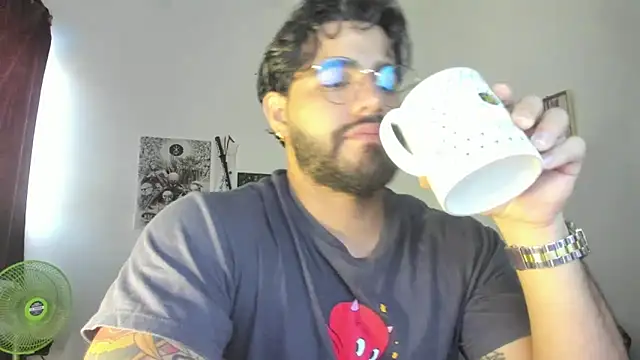 Snapshot of _Coddygold_ chatting on February 4, 11:49 am  Coddygold  online show from February 4, 11:49 am