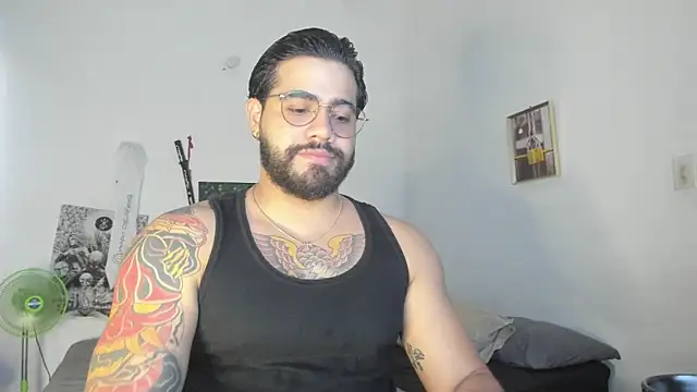 Snapshot of _Coddygold_ chatting on February 8, 11:33 am  Coddygold  online show from February 8, 11:33 am