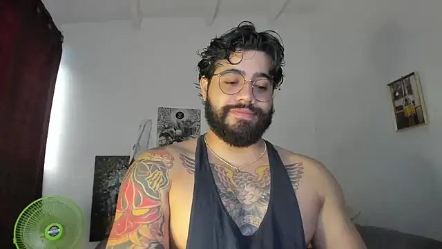 Snapshot of _Coddygold_ chatting on March 10, 11:21 am  Coddygold  online show from March 10, 11:21 am