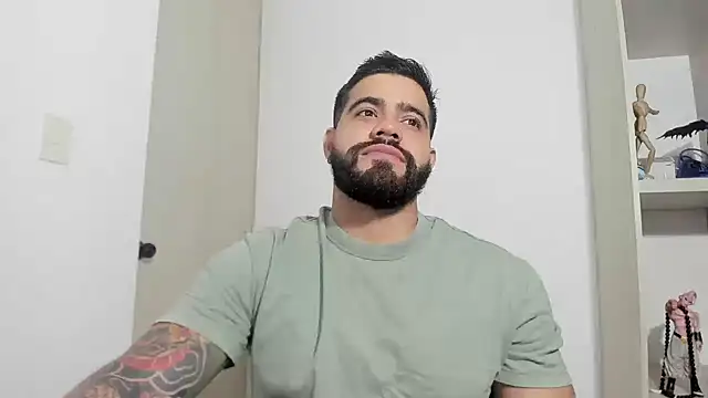 Snapshot of _Coddygold_ chatting on September 15, 11:32 am  Coddygold  online show from September 15, 11:32 am