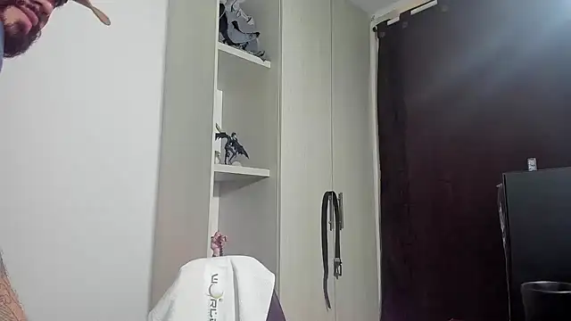 Snapshot of _Coddygold_ chatting on October 10, 1:32 pm  Coddygold  online show from October 10, 1:32 pm