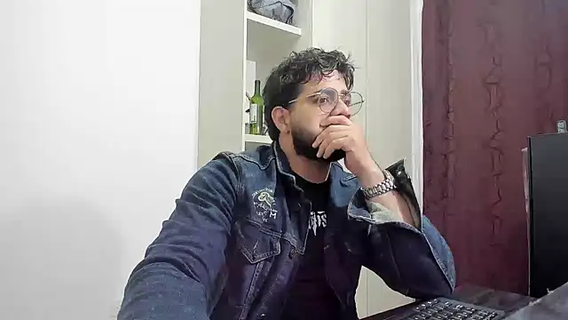 Snapshot of _Coddygold_ chatting on November 24, 12:21 am Coddygold online show from November 24, 12:21 am