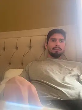 Snapshot of Tomthelong chatting on March 11, 6:41 pm Tomthelong online show from March 11, 6:41 pm