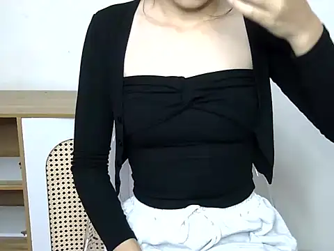 EmmySweet- online show from December 19, 7:04 am