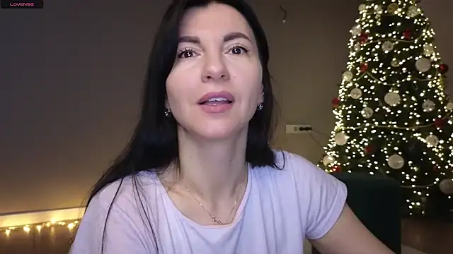 Snapshot of Mary_love16 chatting on December 22, 6:28 am Mary love16 online show from December 22, 6:28 am