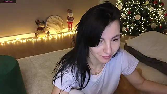 Snapshot of Mary_love16 chatting on December 24, 6:50 pm Mary love16 online show from December 24, 6:50 pm