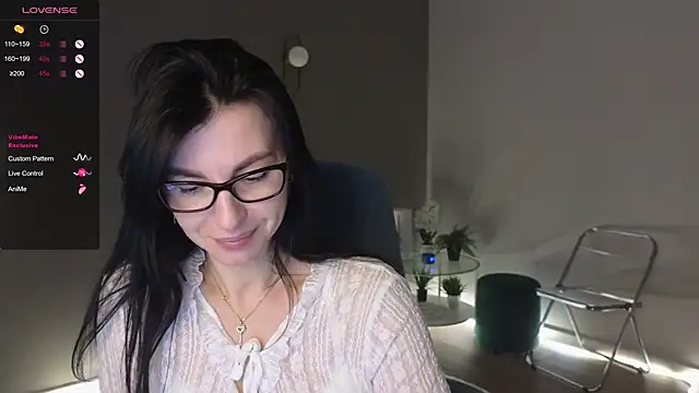 Snapshot of Mary_love16 chatting on February 8, 10:18 am Mary love16 online show from February 8, 10:18 am