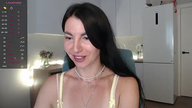Snapshot of Mary_love16 chatting on July 27, 7:37 am Mary love16 online show from July 27, 7:37 am