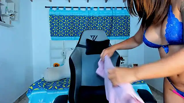 shadia-orozco online show from February 21, 7:45 am