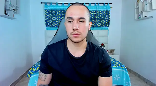 Snapshot of juan__jimenez chatting on February 15, 11:36 pm juan jimenez online show from February 15, 11:36 pm