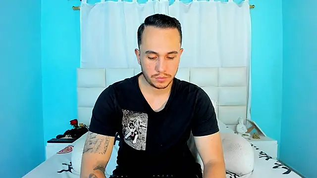 Snapshot of juan__jimenez chatting on November 13, 12:31 am juan jimenez online show from November 13, 12:31 am