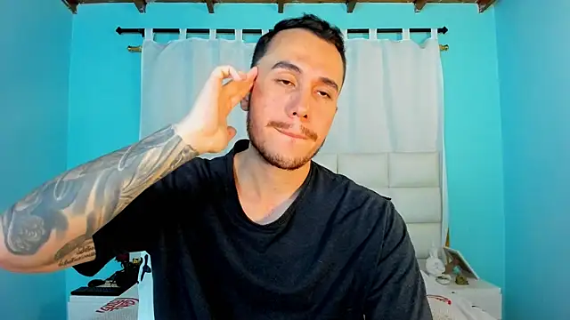 Snapshot of juan__jimenez chatting on November 19, 12:43 am juan jimenez online show from November 19, 12:43 am