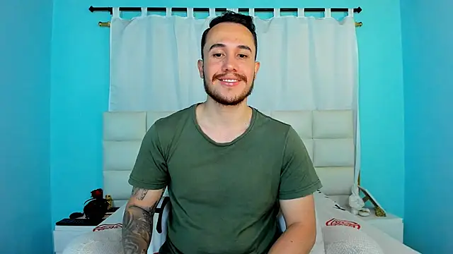 Snapshot of juan__jimenez chatting on December 22, 10:29 pm juan jimenez online show from December 22, 10:29 pm