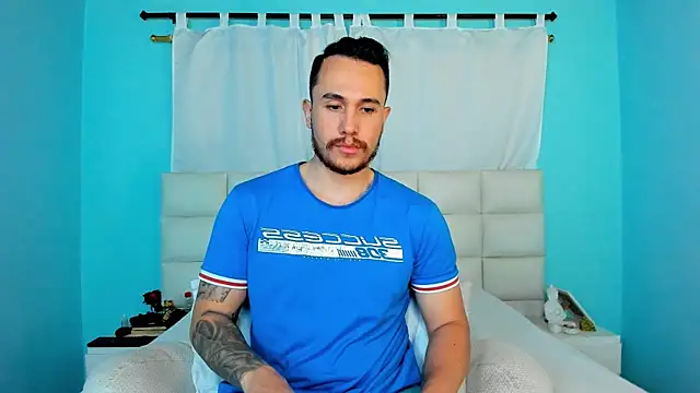 Snapshot of juan__jimenez chatting on January 13, 12:16 am juan jimenez online show from January 13, 12:16 am