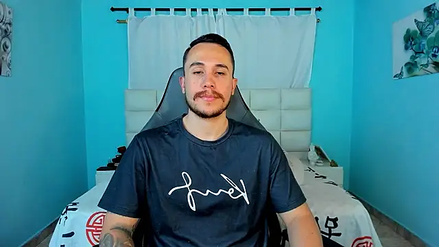 Snapshot of juan__jimenez chatting on February 1, 1:48 am juan jimenez online show from February 1, 1:48 am