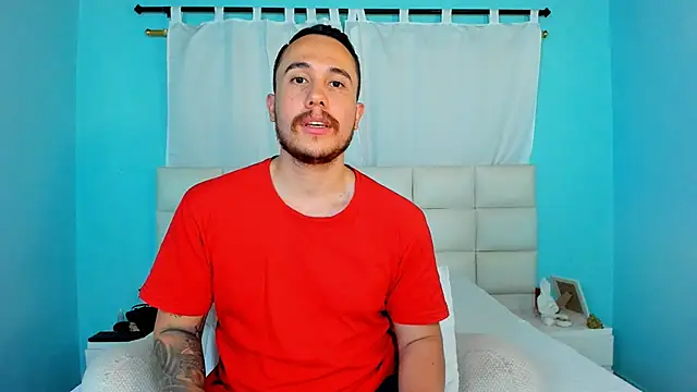 Snapshot of juan__jimenez chatting on February 5, 1:43 am juan jimenez online show from February 5, 1:43 am