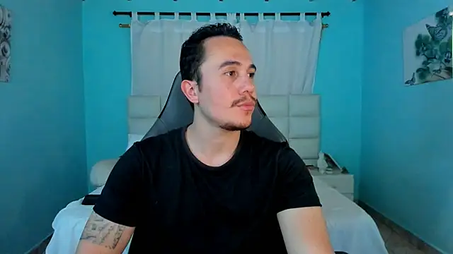 Snapshot of juan__jimenez chatting on March 20, 9:52 pm juan jimenez online show from March 20, 9:52 pm