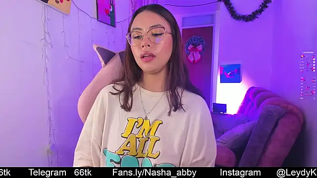 Snapshot of Nasha_abby chatting on December 12, 9:04 pm Nasha abby online show from December 12, 9:04 pm