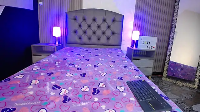 Snapshot of cheryl_hs chatting on February 14, 3:54 am cheryl hs online show from February 14, 3:54 am