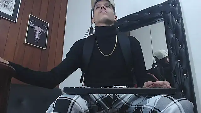 Snapshot of GaboReyes chatting on January 28, 3:15 am GaboReyes online show from January 28, 3:15 am