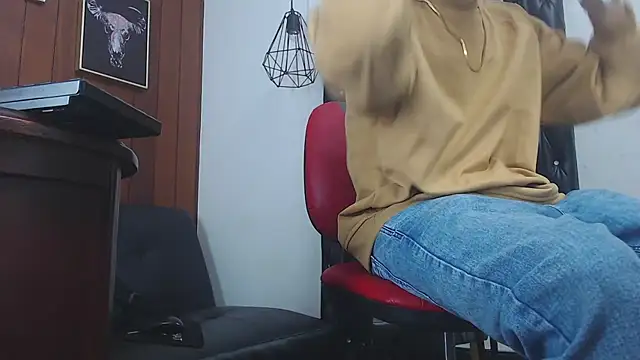 Snapshot of GaboReyes chatting on February 3, 3:42 am GaboReyes online show from February 3, 3:42 am