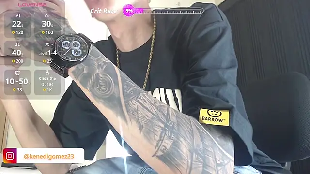 Snapshot of GaboReyes chatting on November 15, 1:25 am GaboReyes online show from November 15, 1:25 am