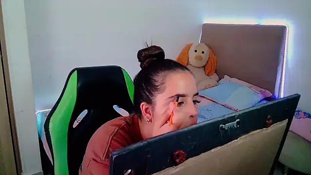  alicia z online show from February 4, 6:06 pm