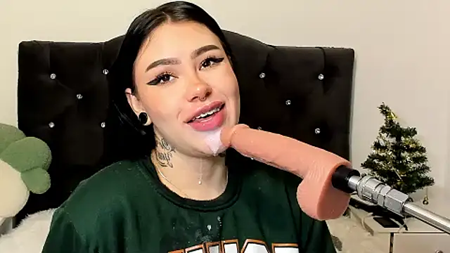 Snapshot of Jas_miin chatting on December 19, 4:13 am Jas miin online show from December 19, 4:13 am