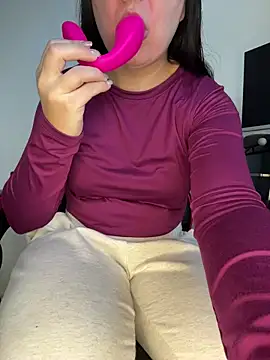 Snapshot of ImpressYouDaily chatting on November 12, 6:52 pm ImpressYouDaily online show from November 12, 6:52 pm