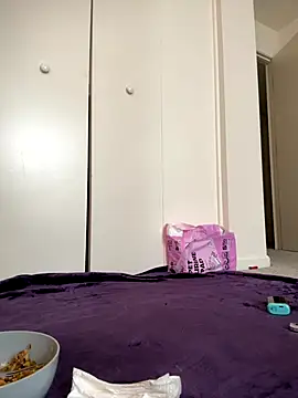 Snapshot of ImpressYouDaily chatting on December 15, 7:40 pm ImpressYouDaily online show from December 15, 7:40 pm