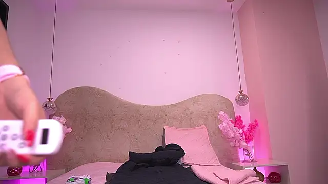 zzoe  online show from March 7, 3:47 am