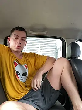 Snapshot of davinalhot chatting on April 10, 8:46 pm davinalhot online show from April 10, 8:46 pm